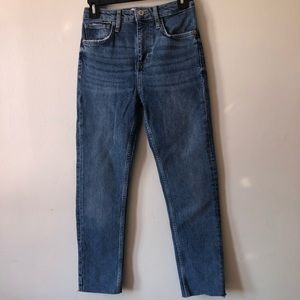 ❤️Zara High-Waisted Raw Hem Blue Jeans Size 4